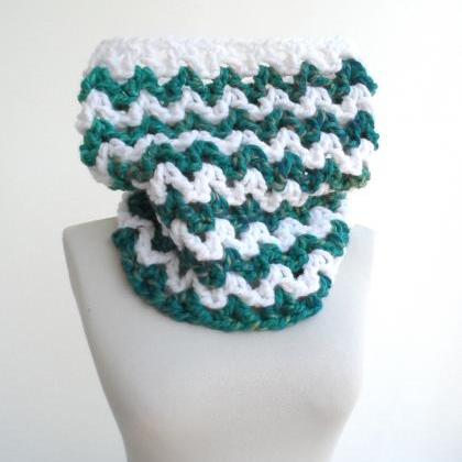 Chevron Tube Scarf Crochet Neckwarmer Cowl Green..