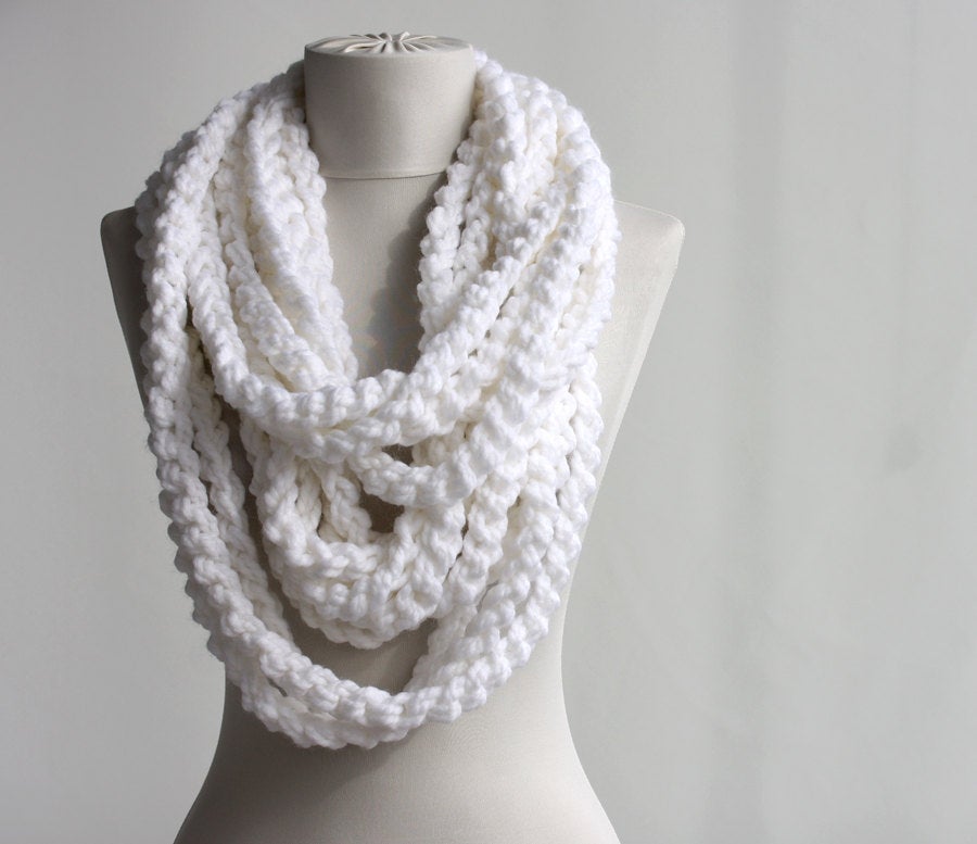 Bulky Scarf White Infinity Chain Scarf Crochet Circle Scarf Neckwarmer In Snow White