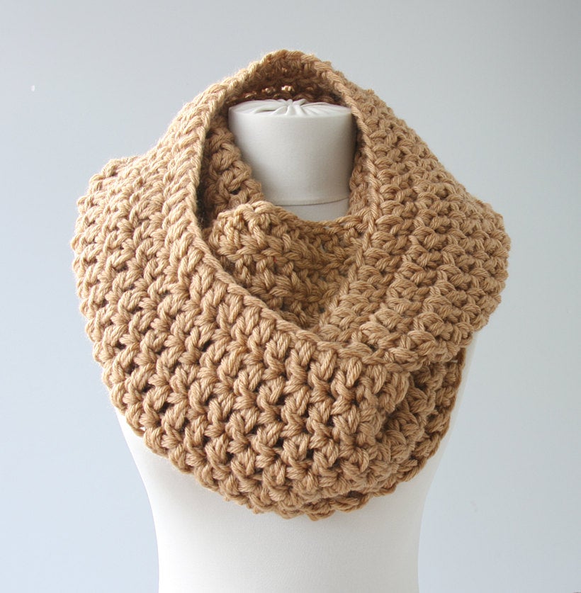 Clothing Gift, Chunky Cowl Scarf, Crochet Loop Scarf, Beige Infinity Scarves For Men And Women, Christmas Gift